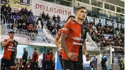 El volante que ilusionó a Colón y ahora busca revancha en un club inesperado