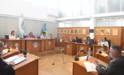 Sesión clave en Trelew: ratifican contrato de la Chacra 26 y emocionado homenaje a Darío James