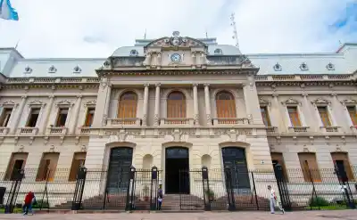 El plan de Jujuy para que los sueldos estatales alcancen la canasta básica: ¿se podrá antes de fin de año?