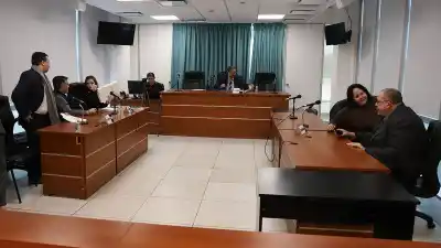 Escalada de violencia en un colegio: madre golpeó y amenazó a tres docentes y la Justicia ya la declaró culpable