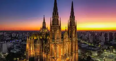 La Catedral de La Plata sigue imparable en el Mundial y ahora va por el Duomo de Milán