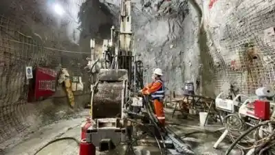 Golpe al papeleo: el Gobierno derogó nueve resoluciones mineras y ya se prepara una nueva era normativa