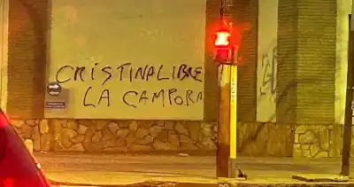 Denuncian pintadas vandálicas en Lanús y apuntan a una campaña sucia contra el intendente