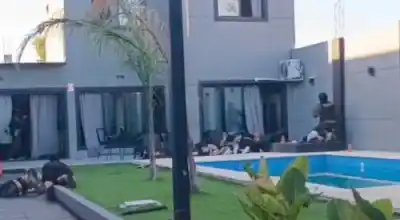 Tiroteo en una pool party: Un muerto tras el allanamiento a una peligrosa banda del sur del conurbano