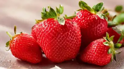 El error que casi todos cometen con las frutillas y les arruina el sabor