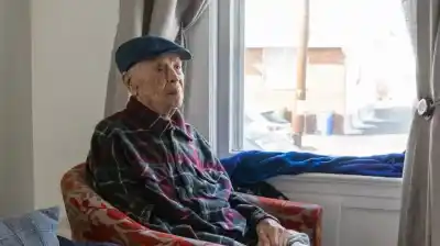 El hombre de 111 años que reveló los tres alimentos que nunca faltan en su mesa