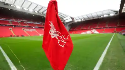 Jeff Bezos desembarca en el fútbol: se quedó con una parte del Liverpool