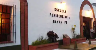 Siete cadetes detenidos por abusar y golpear a un compañero en una escuela penitenciaria de Santa Fe