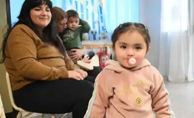 ¿Qué taller de lactancia llegó a un jardín maternal de Trelew y quiénes participaron?