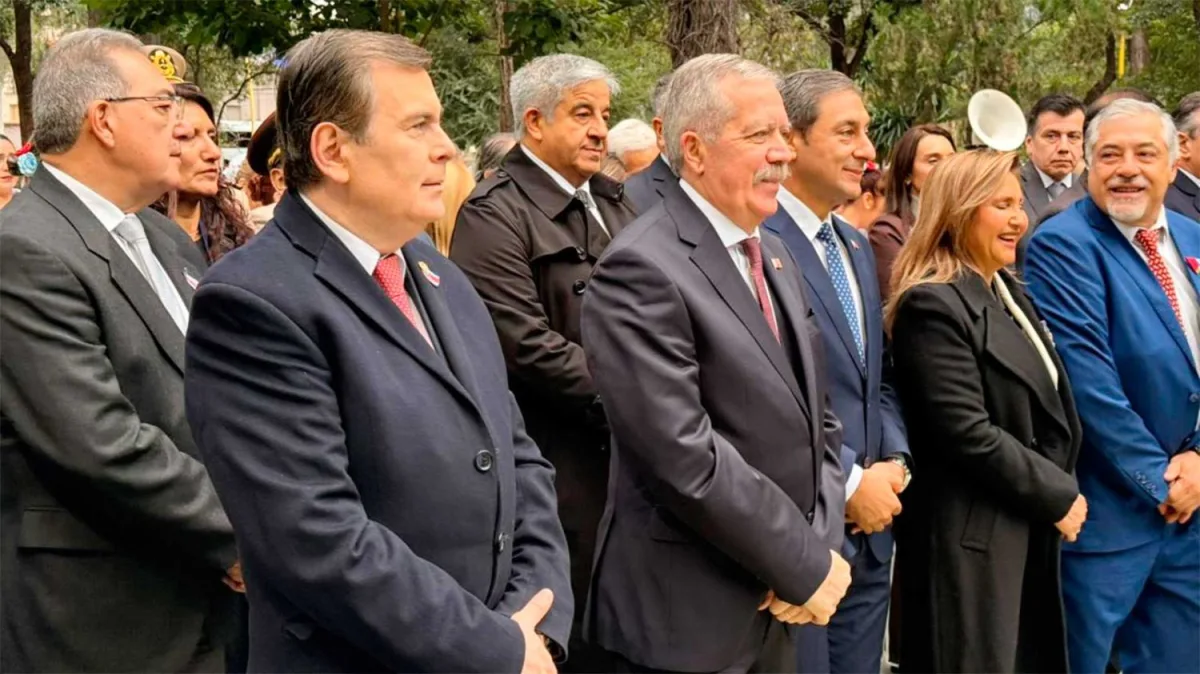 Acto autonomía provincial