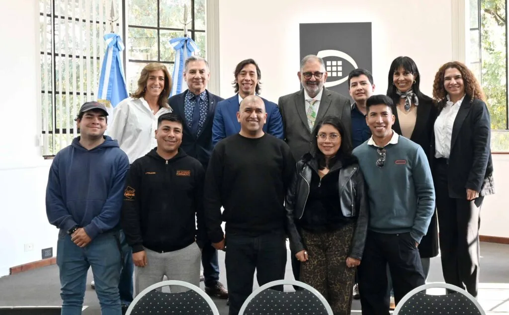 Reunión entre autoridades