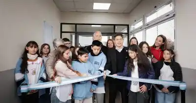 Más de mil alumnos del barrio San Carlos estrenan nuevas aulas en La Plata: el detalle de la obra