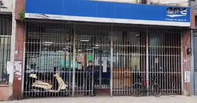 Cierre sorpresivo en el centro: la EPE deja de atender en una de sus oficinas