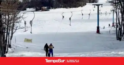 Fin de semana largo en Valdelén: todo listo para la Fiesta de la Nieve con esquí, shows y la tradicional bajada de antorchas