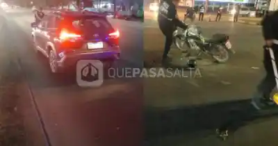 Choque en avenida Paraguay: una motociclista terminó hospitalizada y el tránsito colapsa