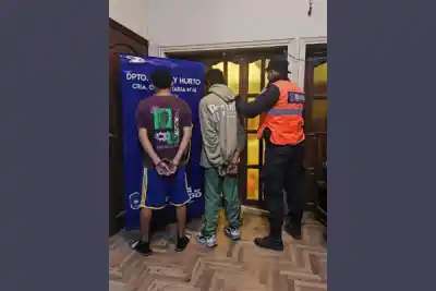 Cayeron dos sospechosos y desbarataron un desarmadero de motos en Añatuya: qué secuestraron