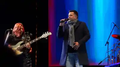El show de Jorge Rojas que paralizó el Centro Cívico en la Fiesta de la Nieve