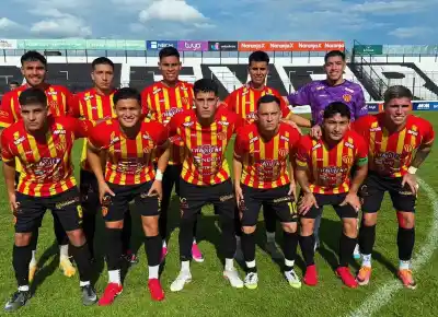 Sarmiento no festeja: ya piensa en Boca Unidos y la calculadora no se detiene