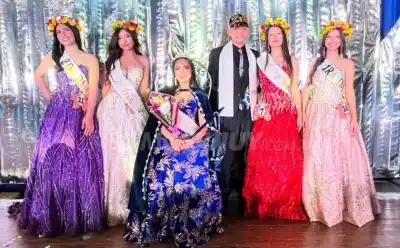 La nueva reina de El Carmen: Zoe Cruz se queda con la corona estudiantil