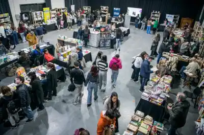 El evento que paraliza Paraná: la Feria del Libro abrió con récord de visitas y una cita que no te podés perder