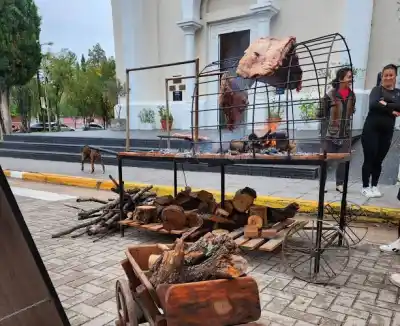 Vuelven los Fogoneros Serranos a Nono: sabores, artesanías y música en vivo