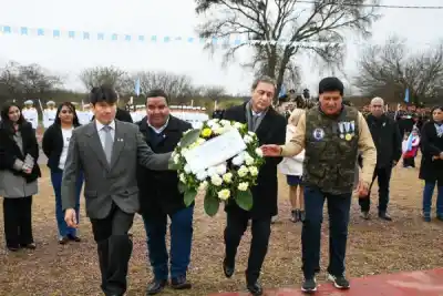 Un árbol, una caminata y la memoria de San Martín: así se vivió el homenaje en Manogasta