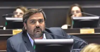 Balbín encabezó un encuentro en Colón y lanzó una advertencia interna: 'La pelea está afuera'