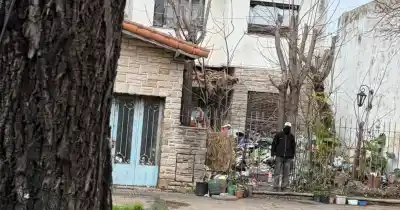 El drama de los vecinos de calle 34: una casa convertida en foco de infección