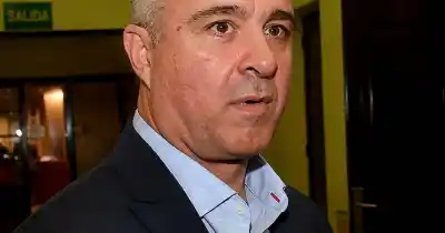 El juez que incomoda a la política bonaerense: quién es Adrián González Charvay