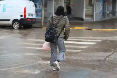 El alivio llegaría este sábado: lluvias débiles tras días de calma en Roca