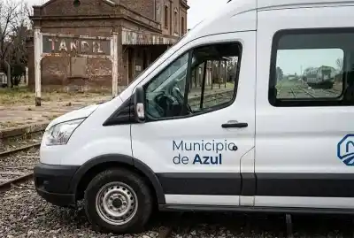 Una familia de Azul terminó en la estación de Tandil tras un traslado municipal y ahora hay una denuncia penal