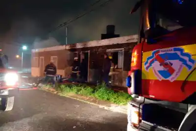 Dos incendios en Paraná: el fuego atacó una vivienda y un local de ropa