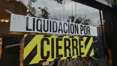 Cierran persianas, crece la informalidad y los precios se disparan: el comercio de los departamentos resiste como puede