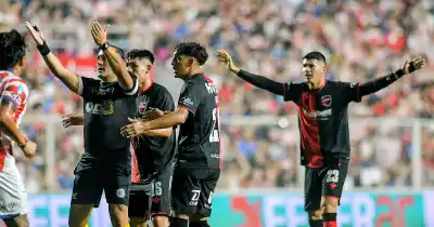 La probable formación de Newell's para recibir a Riestra: vuelve Cóccaro y Carrizo debuta como titular