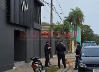 Allanaron un conocido gimnasio de la Capital: qué buscan