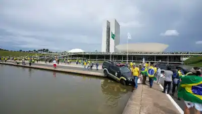 Argentina otorga refugio a un condenado por el asalto a los poderes de Brasil: el inédito fallo que marca un precedente