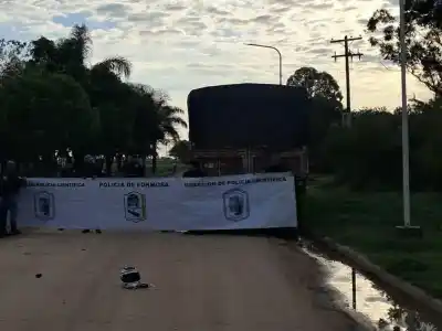 Impacto fatal en Mansilla: un motociclista perdió la vida tras chocar contra un camión estacionado