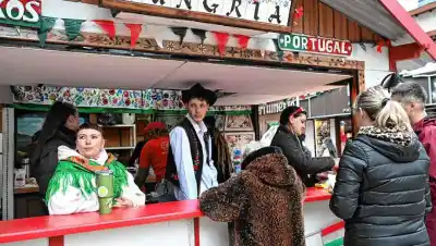 El emotivo regreso de las colectividades a la Fiesta de la Nieve: sabores, bailes y nostalgia en Bariloche
