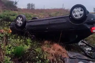 Volcó en la ruta 32 con otros dos jóvenes: el dramático momento en Viale