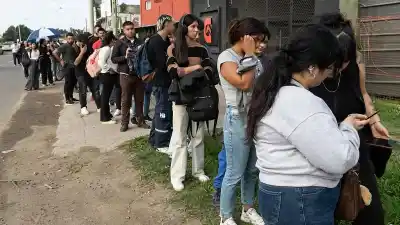El fenómeno del 'trabajador basura': empleos que ya no alcanzan ni para sobrevivir