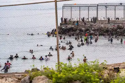 Marruecos blindó la frontera de Ceuta y detuvo a 61 personas tras un nuevo intento de cruce masivo