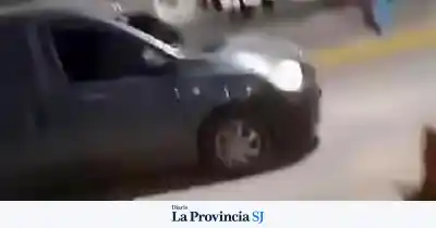 Un conductor la abordó en la calle y su reacción desató una ola de apoyo