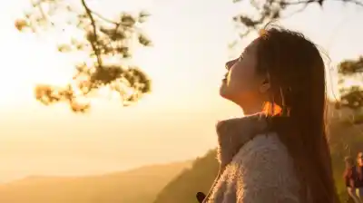 ¿Salís al sol y enseguida estornudás? La ciencia revela el extraño motivo que afecta a millones