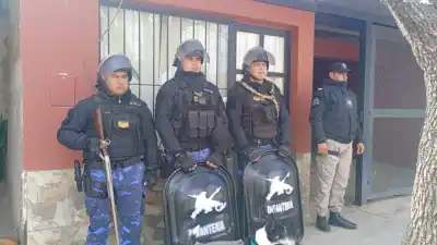 Secuestran un arsenal en dos allanamientos: ¿qué escondía el detenido?