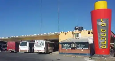 Tragedia en la Terminal: una mujer de 77 años murió al llegar a La Banda