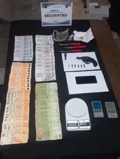 Allanamiento en el barrio 20 de Febrero: secuestran drogas y un arma de fuego
