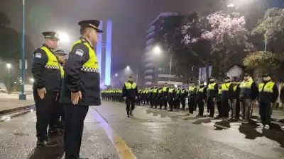 Despliegue nocturno en el Gran San Miguel: 100 efectivos y 25 patrulleros en las calles