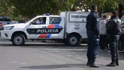 Misterio en Rawson: hallan muerto a un hombre con heridas en su casa