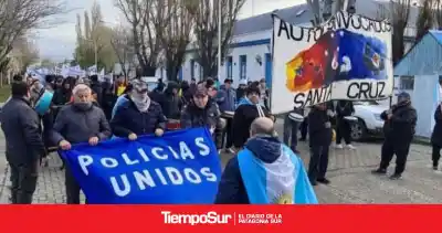 El proyecto que busca blindar a los policías que reclamaron por sus salarios en Santa Cruz