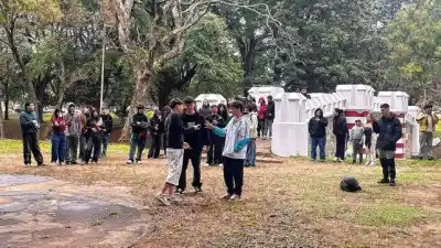 Paraná se rindió al 'farmear aura': la competencia viral que desafía la lluvia